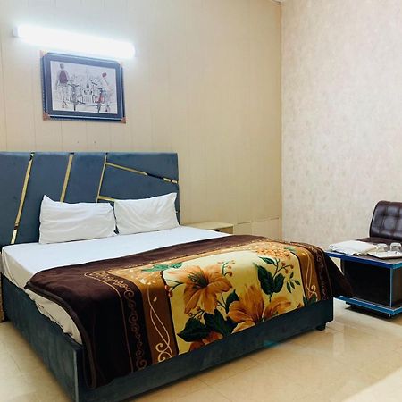 Royal Fort Executive Hotel Gulberg Lahor Kültér fotó