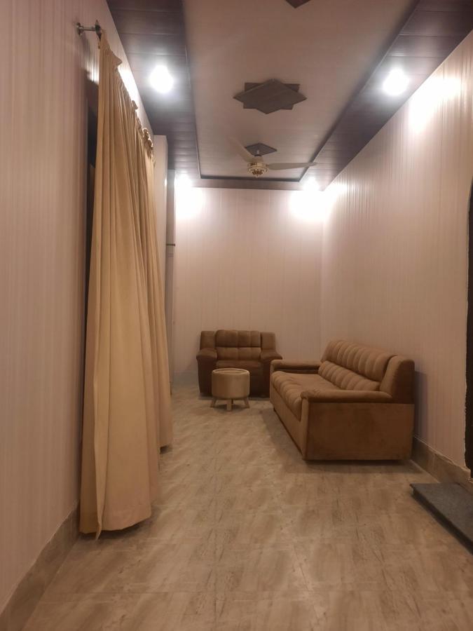 Royal Fort Executive Hotel Gulberg Lahor Kültér fotó