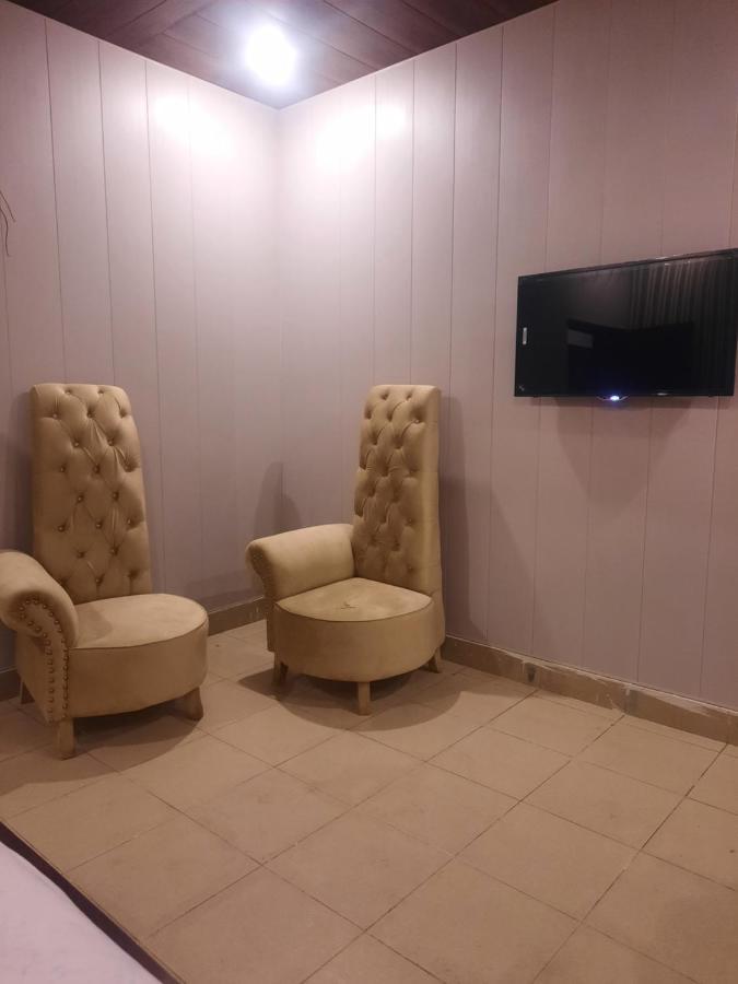 Royal Fort Executive Hotel Gulberg Lahor Kültér fotó