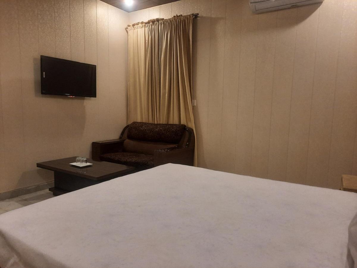 Royal Fort Executive Hotel Gulberg Lahor Kültér fotó