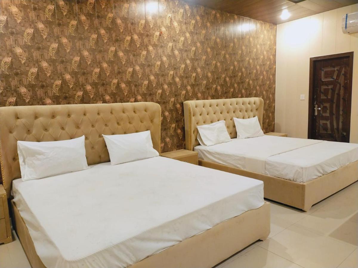Royal Fort Executive Hotel Gulberg Lahor Szoba fotó