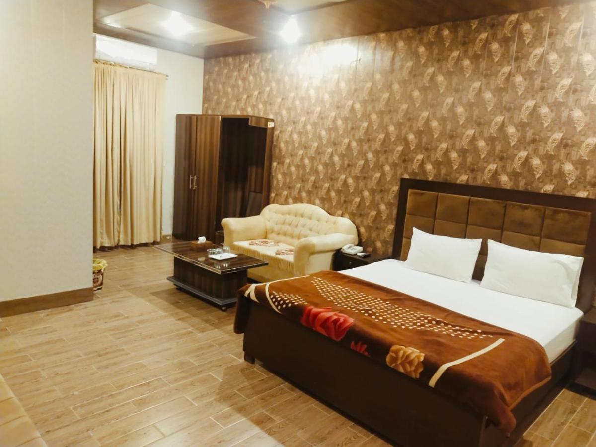 Royal Fort Executive Hotel Gulberg Lahor Kültér fotó