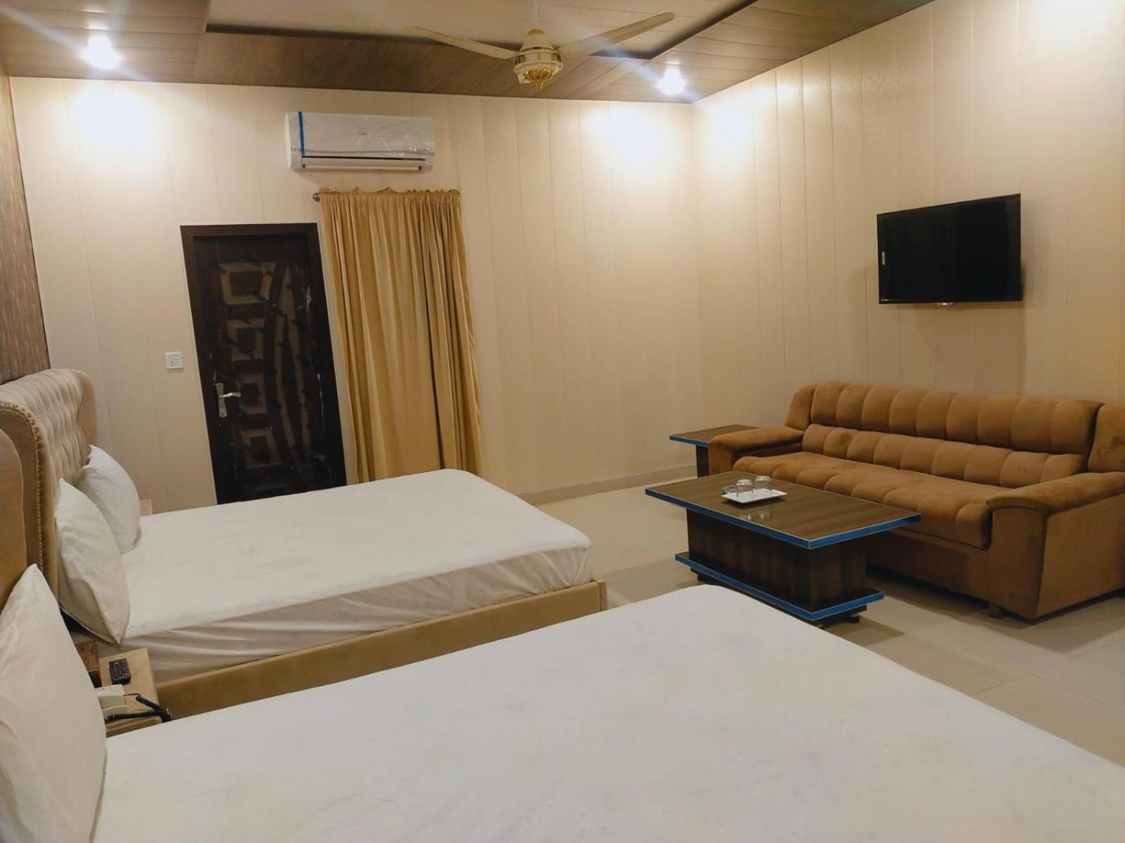 Royal Fort Executive Hotel Gulberg Lahor Szoba fotó